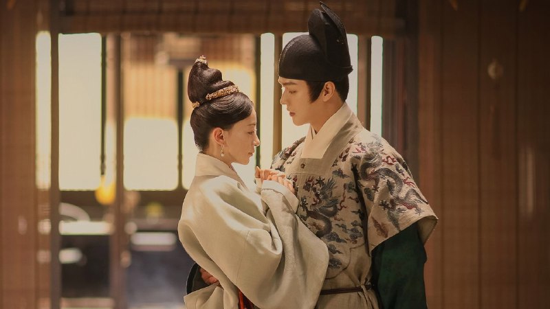 📺 电视剧｜尚食 (2022)⭐️ 评分: 6.5 / 地区: CN / 类型: 剧情🎬 导演: 白云默 / Wei ...👥 主演: 许凯 / 吴谨言 /...📺 共1季 (40集)📖 简介: 大明永乐年间，少女姚子衿（吴谨言 饰）进宫入选为尚食局宫女，在深宫中不断成长并一路坚持对中华美食技艺的追求，结识友情并邂逅爱情，在和朱瞻基（许凯 饰）一波三折的感情故事中，展现出明朝三位杰出帝王的历史功绩与家庭生活，描绘出一座洋溢着浓郁亲情、友情、爱情，充满着人情味的美食紫禁城