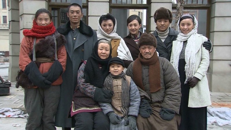 📺 电视剧｜闯关东 (2008)⭐️ 评分: 8.8 / 地区: CN / 类型: 剧情🎬 导演: 孔笙👥 主演: 李幼斌 / 朱亚文 ...📺 共1季 (52集)📖 简介: 　　19世纪中叶，古老的中华大地尚处于清政府统治时期