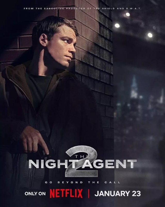 名称：暗夜情报员 第二季 (2025)  WEB-4K-DV-杜比视界  全10集  简繁英字幕附第一季描述：当神秘专线响起，负责接听的你，愿意付出多少代价完成任务？　　该剧改编自马修·奎克的同名小说，第一季结尾，FBI基层探员彼得·苏德兰（加布里埃尔·巴索 Gabriel Basso 饰）因拯救总统而立下大功